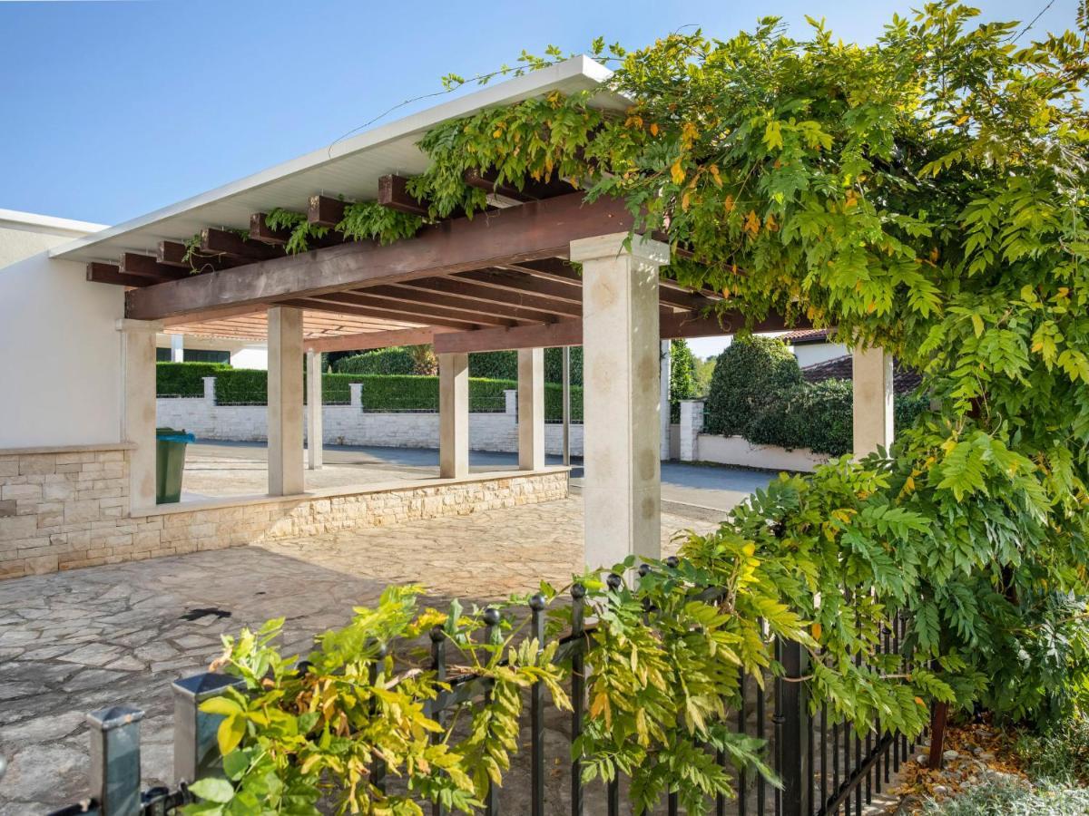 Holiday Home Villa Beach Front By Interhome Savudrija Eksteriør bilde